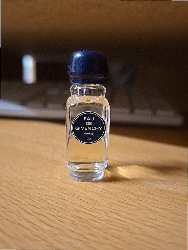 EAU DE GIVENCHY PERFUME/EAU de TOILETTE MINI.12oz/4mlSplash Full VINTAGE